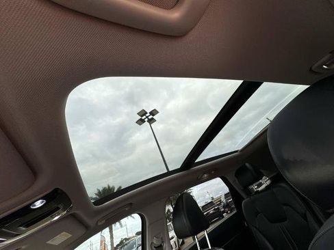 Used 2025 Kia Sorento EX w/ Panoramic Sunroof Package FWD image 31