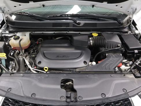 Used 2022 Chrysler Pacifica Touring-L FWD image 13
