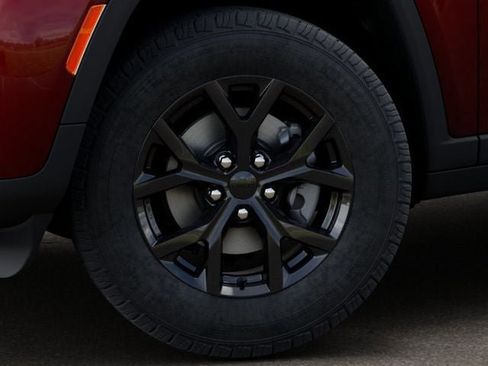 New 2026 Jeep Grand Cherokee Altitude image 8