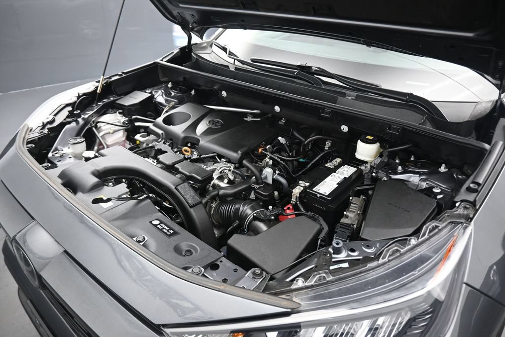 Used 2021 Toyota RAV4 LE FWD image 45