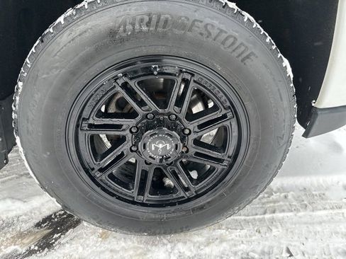 Used 2020 GMC Sierra 2500 AT4 w/ AT4 Premium Package image 9