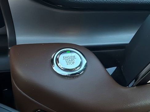 Used 2023 Lincoln Aviator Reserve w/ Equipment Group 201A image 29