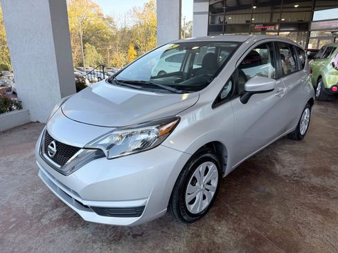 Used 2018 Nissan Versa Note SV image 3