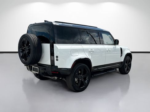 New 2026 Land Rover Defender 110 X-Dynamic SE AWD/4WD image 5