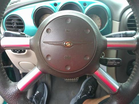 Used 2004 Chrysler PT Cruiser Touring w/ Chrome Accents Group image 9