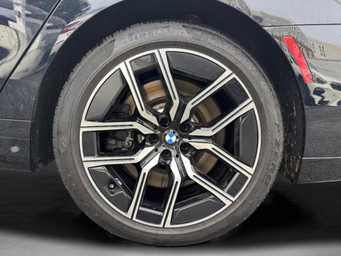 Used 2023 BMW 760i xDrive w/ Luxury Rear Seating Package image 35