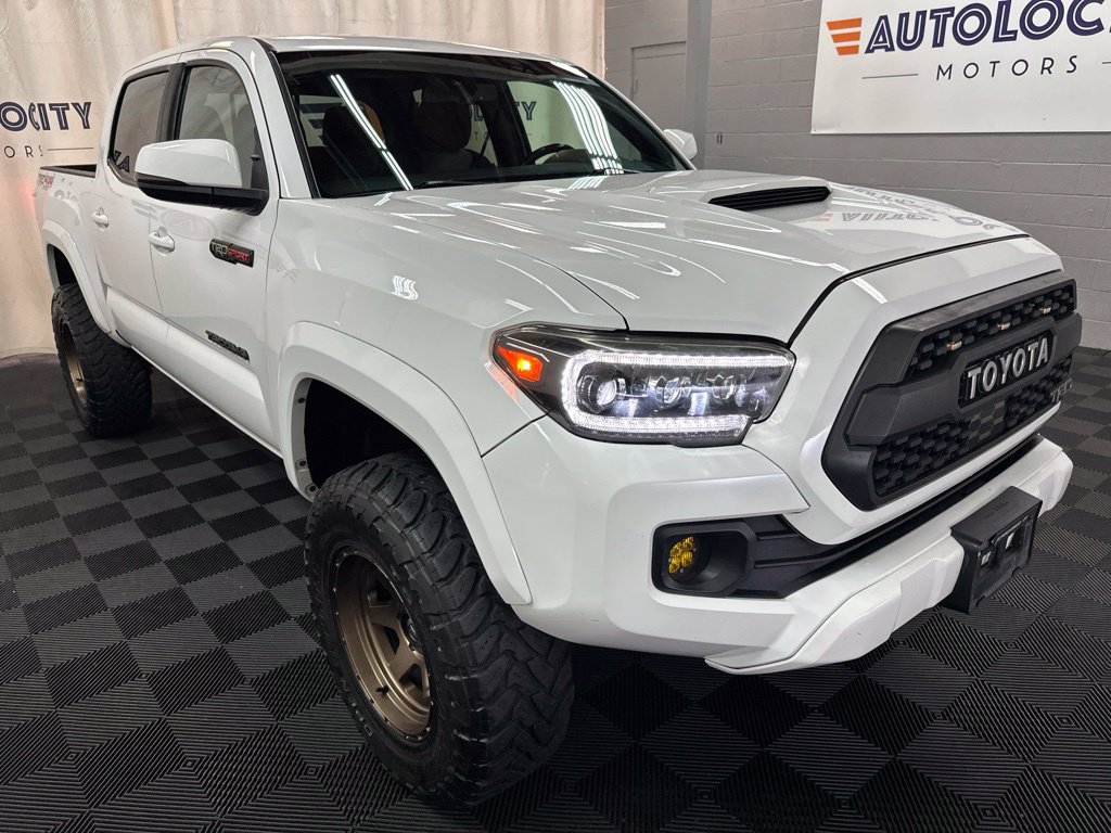 Used 2020 Toyota Tacoma TRD Sport AWD/4WD image 2