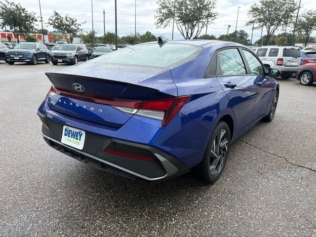 Used 2025 Hyundai Elantra Sport FWD image 5