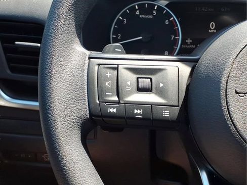 Used 2024 Nissan Rogue S AWD/4WD image 13
