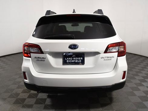 Used 2017 Subaru Outback 2.5i Premium image 5
