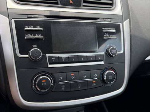 Used 2017 Nissan Altima 2.5 S FWD image 29