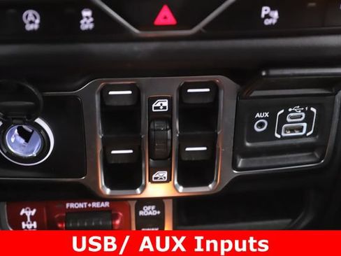 Used 2025 Jeep Wrangler Unlimited Rubicon AWD/4WD image 25
