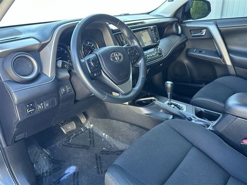 Used 2018 Toyota RAV4 XLE AWD/4WD image 50