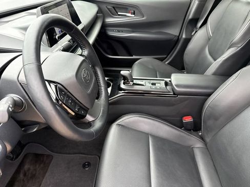 Used 2025 Toyota Prius FWD image 16