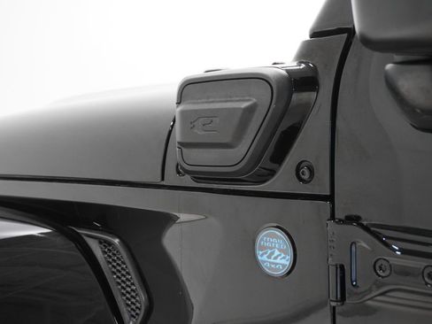 Certified 2025 Jeep Wrangler Sahara 4xe w/ Safety Group image 8