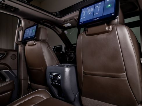 Used 2021 GMC Yukon XL Denali w/ Denali Ultimate Package image 25