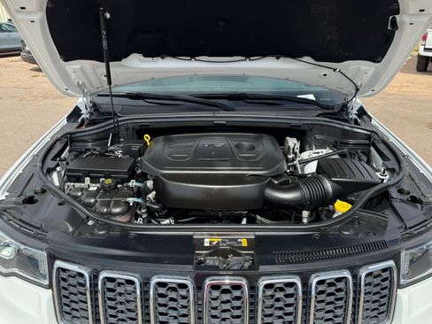 Used 2021 Jeep Grand Cherokee Limited image 20