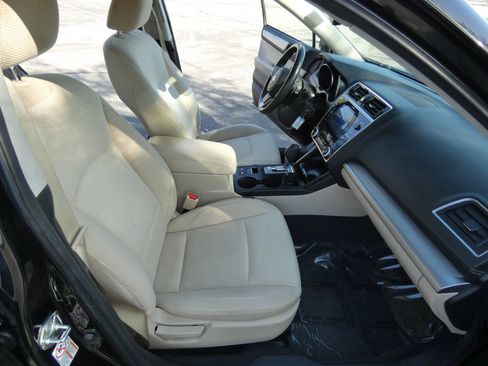 Used 2019 Subaru Outback 2.5i Premium image 28