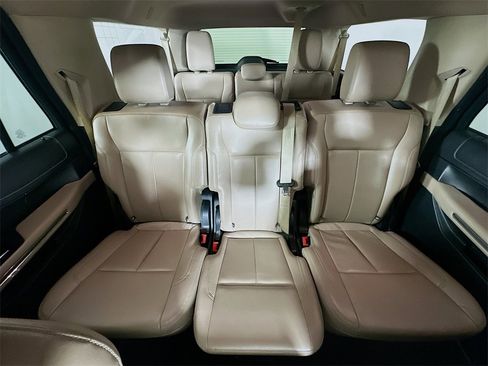Used 2023 Ford Expedition Max XLT image 13