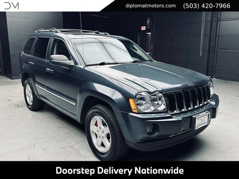 Used 2007 Jeep Grand Cherokee Limited w/ Trailer Tow Group IV AWD/4WD image 9