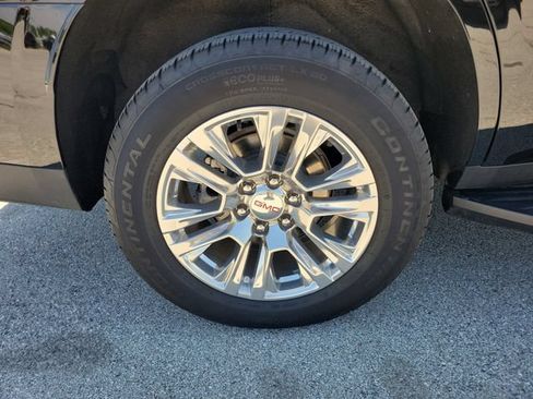 Used 2025 GMC Yukon Denali AWD/4WD image 6
