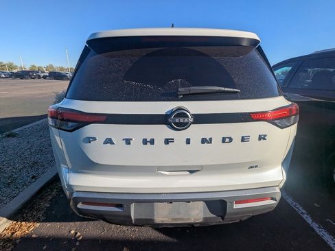 Certified 2023 Nissan Pathfinder SL w/ Lighting Package (N92) image 6
