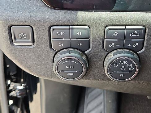 Used 2025 Chevrolet Silverado 3500 High Country w/ High Country Premium Package AWD/4WD image 17