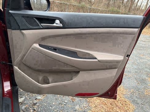 Used 2019 Hyundai Tucson SE image 10