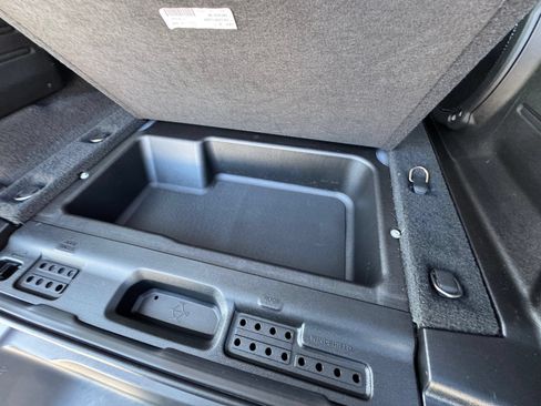 Used 2018 Jeep Wrangler Unlimited Sahara AWD/4WD image 26