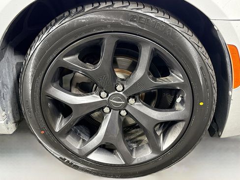 Used 2021 Chrysler 300 S image 32