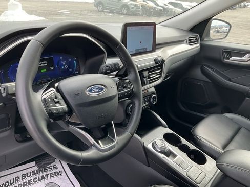 Used 2022 Ford Escape SEL w/ Technology Package FWD image 13