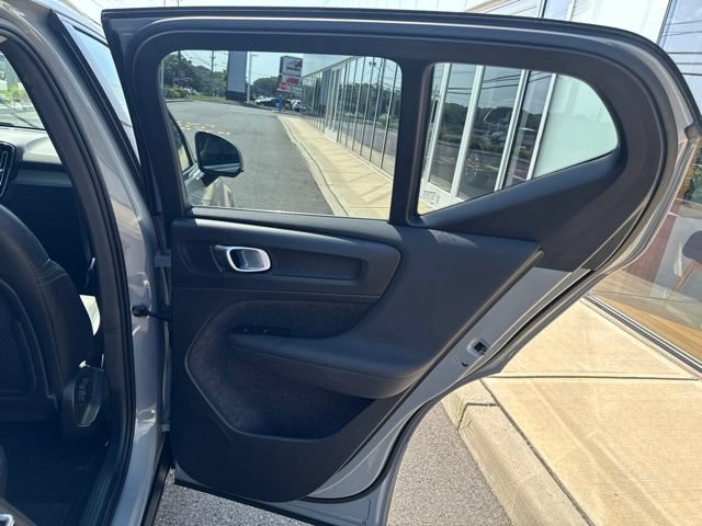 Certified 2025 Volvo XC40 B5 Core w/ Protection Package Premier AWD/4WD image 12