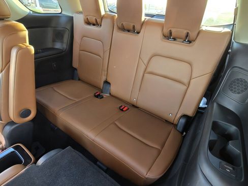 Used 2023 Nissan Pathfinder Platinum image 19