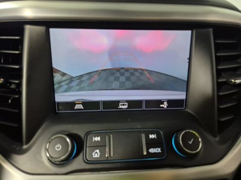 Used 2023 GMC Acadia SLT w/ Preferred Package FWD image 15