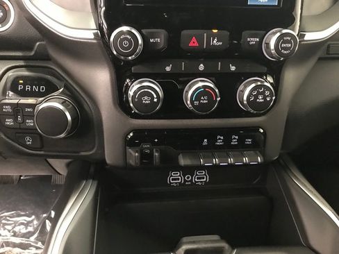 New 2026 RAM 1500 4x4 Crew Cab image 24