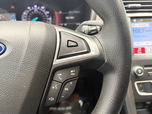 Used 2018 Ford Fusion SE w/ Fusion SE Technology Package FWD image 29