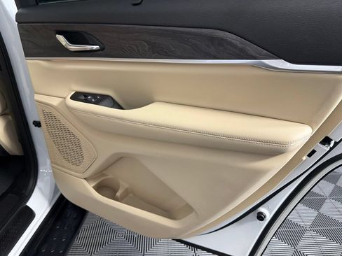 Certified 2025 Jeep Grand Cherokee L Limited w/ Luxury Tech Group II RWD image 33