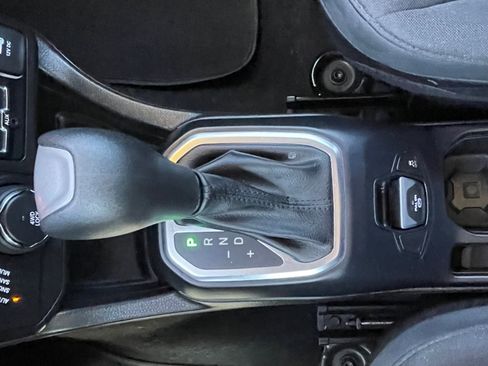 Used 2020 Jeep Renegade Altitude image 11