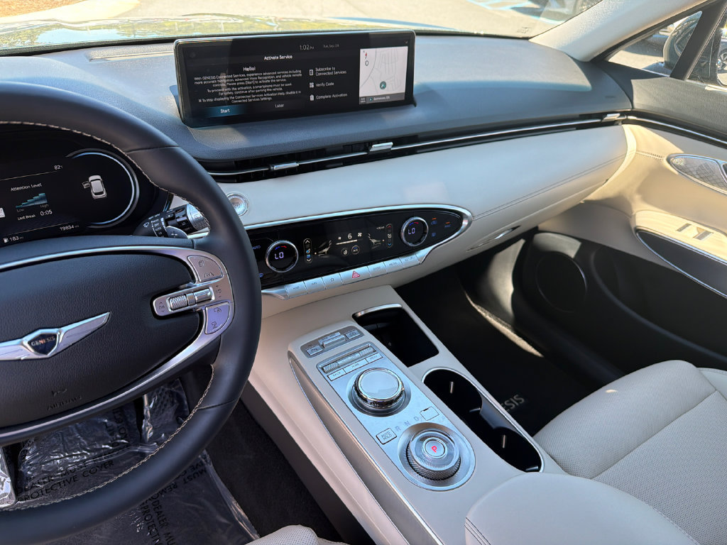 Used 2023 Genesis GV70 2.5T w/ Select Package AWD/4WD image 30