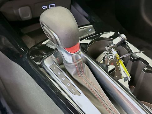 Used 2024 Chevrolet Trax RS w/ Sunroof Package image 18