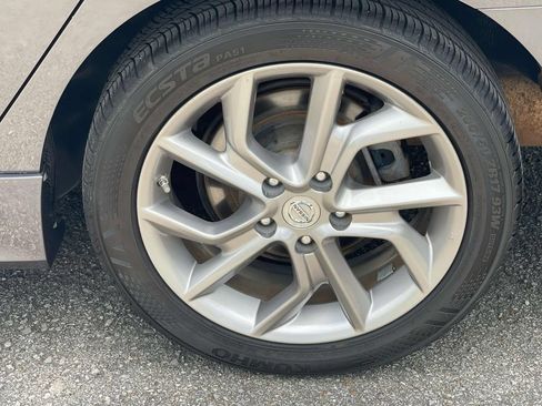 Used 2015 Nissan Sentra SR w/ Protection Package FWD image 11