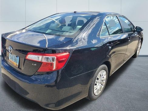 Used 2014 Toyota Camry LE image 5
