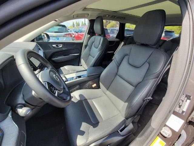 Used 2025 Volvo XC60 B5 Plus AWD/4WD image 19