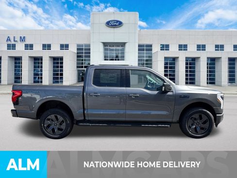 Used 2025 Ford F150 Lightning Flash image 5