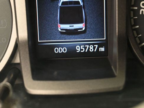 Certified 2017 Toyota Tacoma TRD Sport w/ Tow Package (A/T) image 17