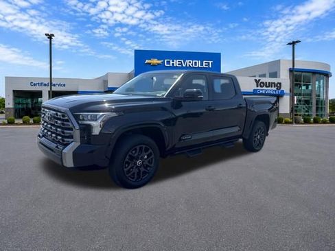 Used 2024 Toyota Tundra Platinum AWD/4WD image 3