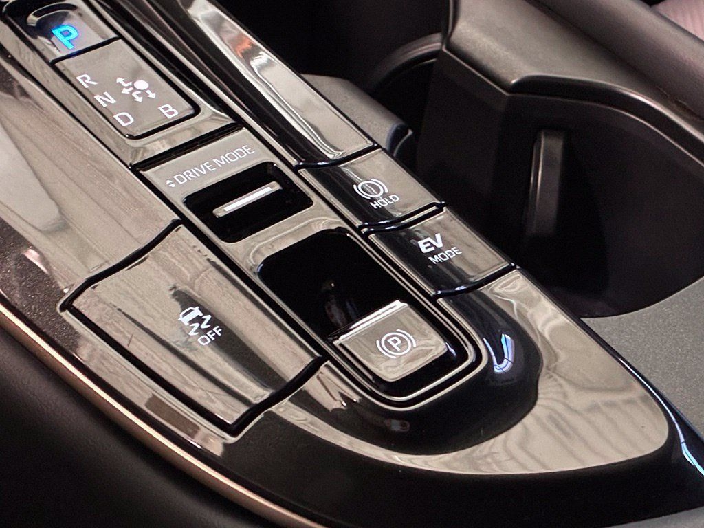 Used 2026 Toyota Crown AWD/4WD image 27