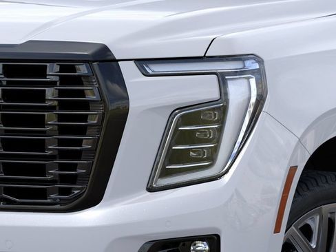 New 2026 GMC Yukon Denali Ultimate w/ LPO, Floor Liner Package AWD/4WD image 10