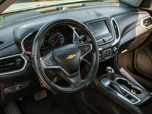 Used 2018 Chevrolet Equinox LT FWD image 10