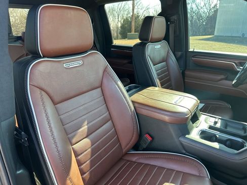 Used 2024 GMC Sierra 3500 Denali Ultimate image 53